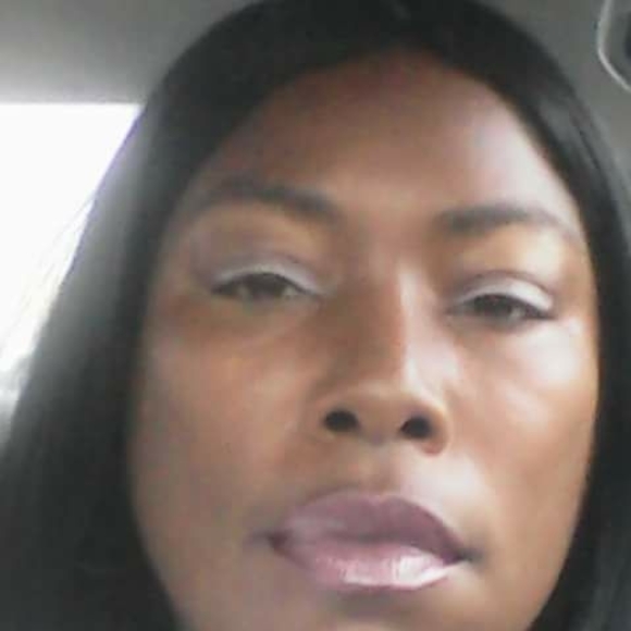 Profile Picture of Lisa Curry (@lisadrop) on Poshmark