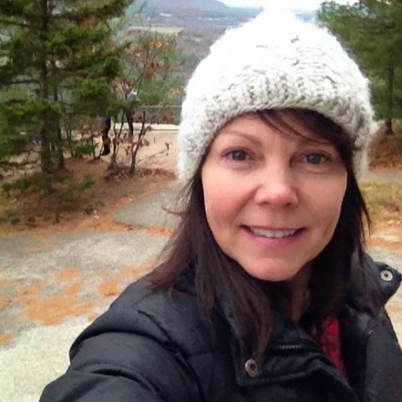 Profile Picture of Christine Warnock (@cwarnock) on Poshmark