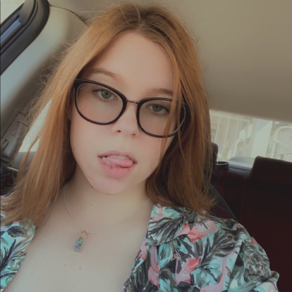 Profile Picture of Andi Palko (@andimaeze) on Poshmark