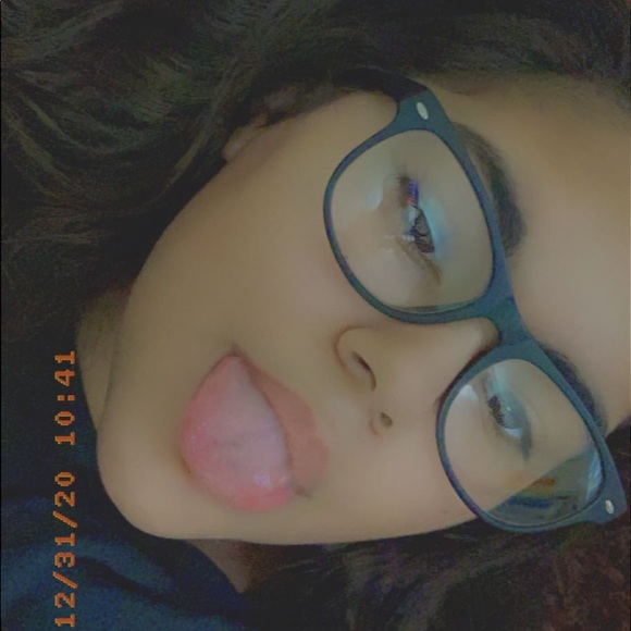 Profile Picture of Nyah Larionne (@juulpod10) on Poshmark