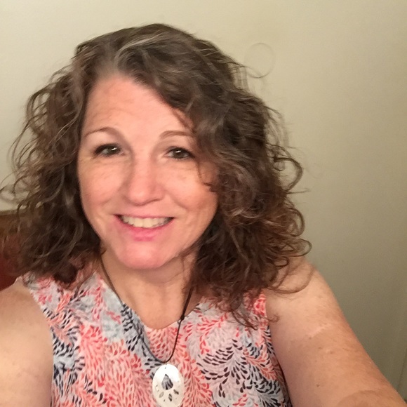 Profile Picture of Dawn Lehman (@dawnlehman) on Poshmark