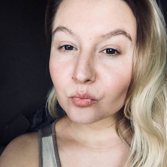 Profile Picture of Evgeniya Kazakova (@evgeniakaz) on Poshmark