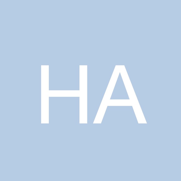 Profile Picture of Hank Arron (@lowdown111) on Poshmark
