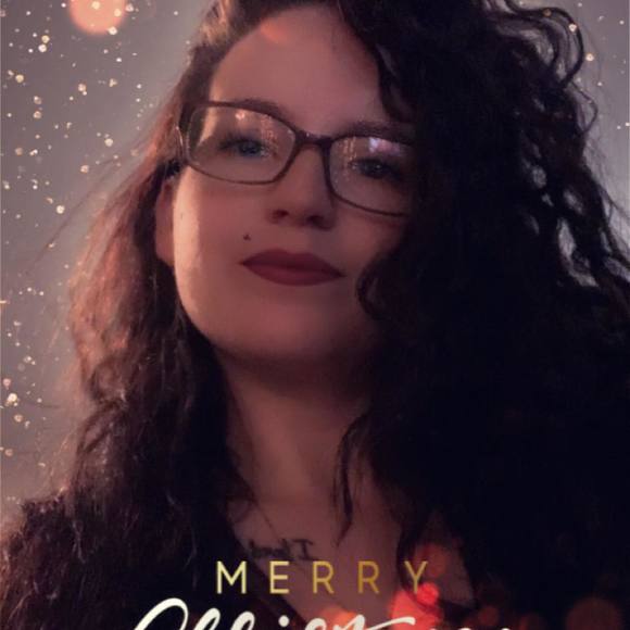 Profile Picture of Carla Difiore (@carladifiore6) on Poshmark