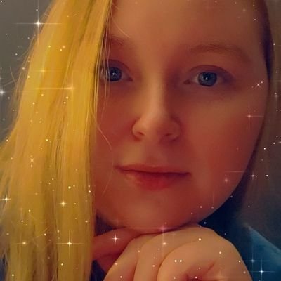 Profile Picture of Hallie Hall (@HallieH20061143) on Twitter