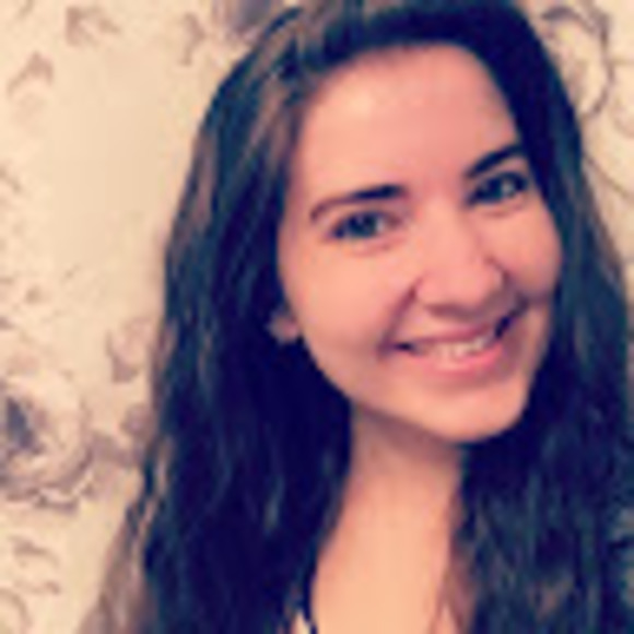 Profile Picture of Christina Pelzel (@cpelzel2012) on Poshmark