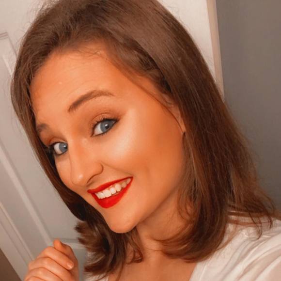 Profile Picture of Emmalee Rumney (@emmalee_rumney) on Poshmark