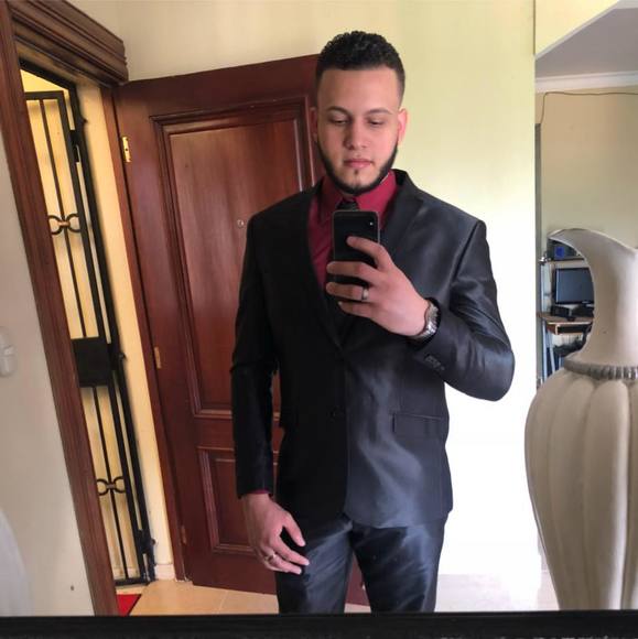 Profile Picture of Carlos Lopez tavares (@copez04) on Poshmark