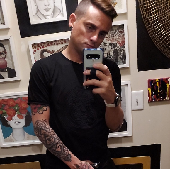 Profile Picture of Brandon Hodge (@brandonhodge687) on Poshmark