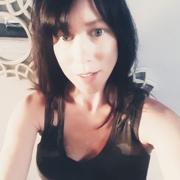 Profile Picture of Jenn Clausner-paglialunga (@jenn_clausner) on Poshmark