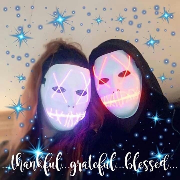 Profile Picture of Kayla Frazier (@aviona07172014) on Poshmark