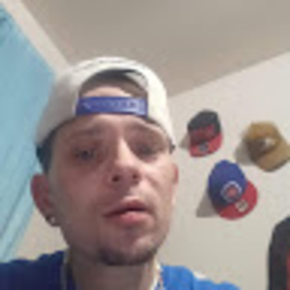 Profile Picture of Darrell Bullock (@darrellbullo322) on Poshmark