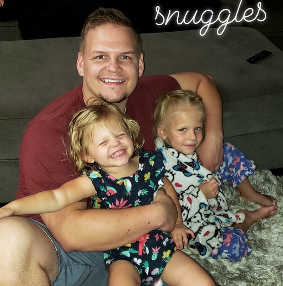 Profile Picture of Jonathan Devries (@cineman17) on Poshmark