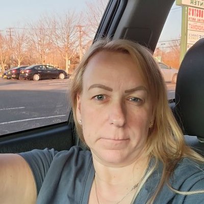 Profile Picture of Sara Abend (@SaraAbend) on Twitter