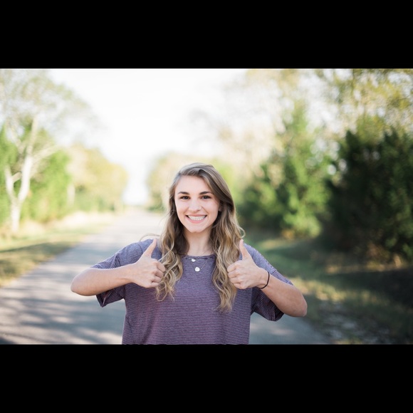 Profile Picture of Caroline Knauth (@carolineknauth) on Poshmark