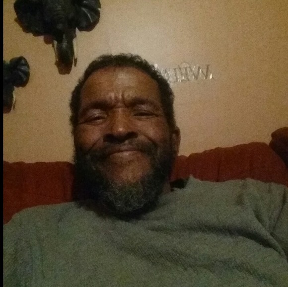 Profile Picture of Veronica Sutton (@blacksexydiva) on Poshmark