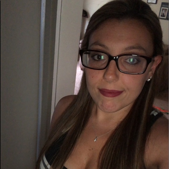 Profile Picture of Briana Karczmer (@briskye21) on Poshmark