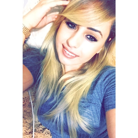 Profile Picture of Lucy Manougian (@lucmanougian) on Poshmark