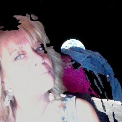 Profile Picture of Lynne M. Barry (@Zorta) on Twitter