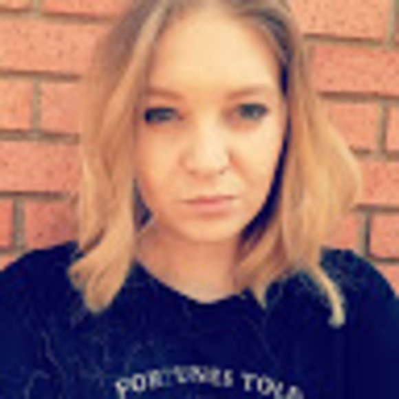 Profile Picture of Bailey Jackson (@jacksonbailey6) on Poshmark