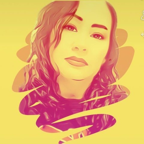 Profile Picture of Lorena Wong (@lorenawongrn) on Poshmark