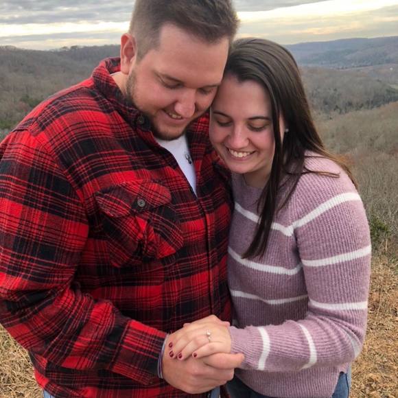 Profile Picture of Stephanie Rodeheaver (@s_rodeheaver) on Poshmark