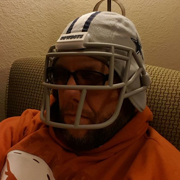 Profile Picture of Travis Parmer (@devast) on Poshmark