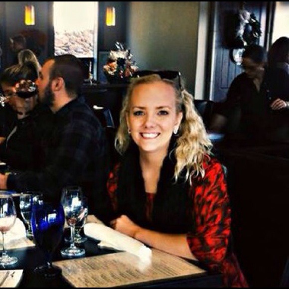 Profile Picture of Rachel De witt (@radewitt) on Poshmark