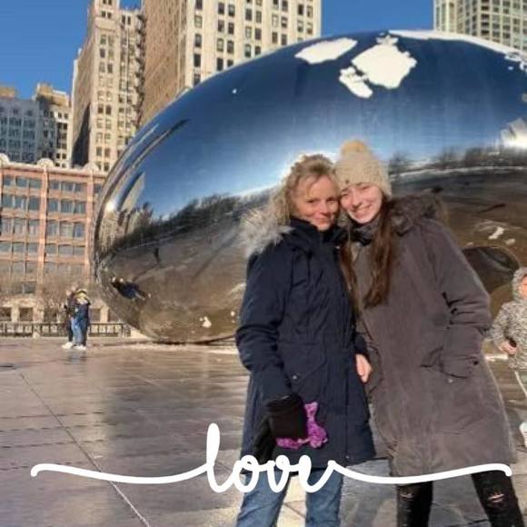 Profile Picture of Michele Vruwink (@michelev25) on Poshmark