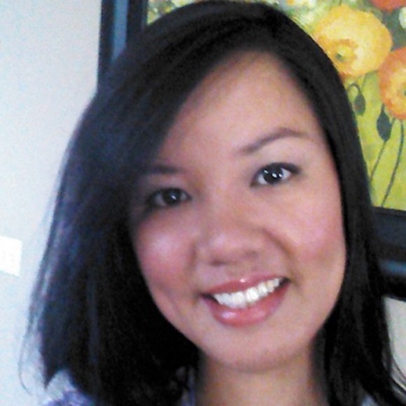 Profile Picture of Joanne Newton (@fabmama78) on Poshmark