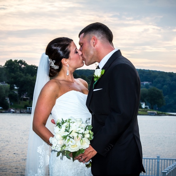 Profile Picture of Leigh-ann Grasso (@leapy829) on Poshmark