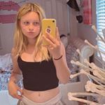 Profile Picture of Michelle Weber (@michelle_meowx3) on Instagram