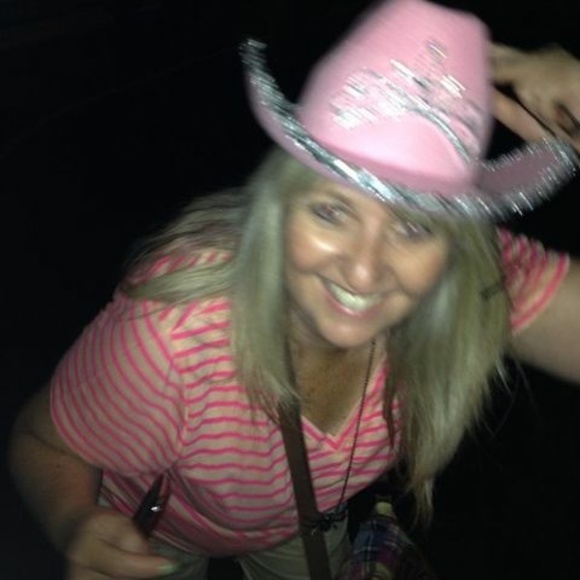 Profile Picture of Michelle Heisey (@michelleheisey) on Poshmark