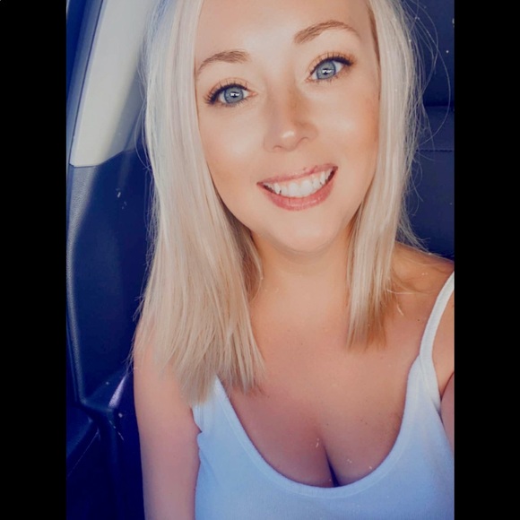 Profile Picture of Amy Tavener (@dassyxoxo) on Poshmark