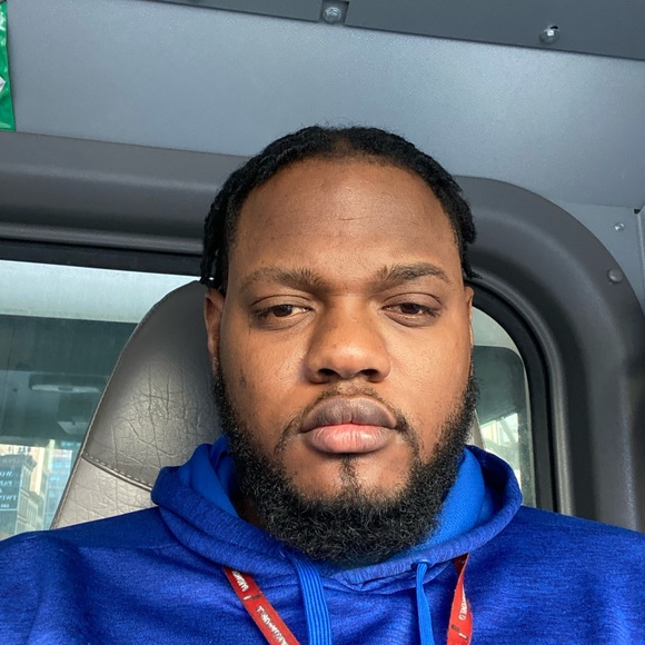 Profile Picture of Chris Louis (@lchris5455) on Poshmark