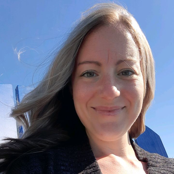 Profile Picture of Alexandra Cloé B (@alexcloe5) on Tiktok