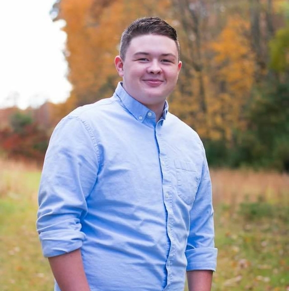 Profile Picture of Jacob Hutchinson (@jacobeh0626) on Poshmark