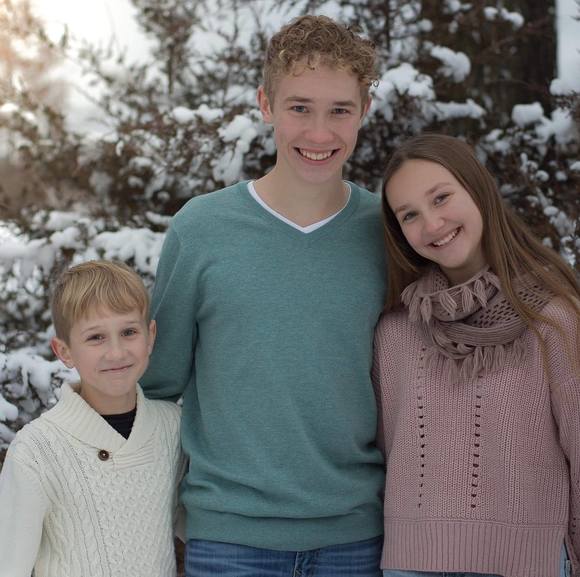 Profile Picture of Autumn Pease (@autumnpea) on Poshmark