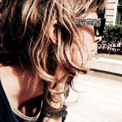 Profile Picture of Mélanie Robert (@melanierobert77) on Twitter