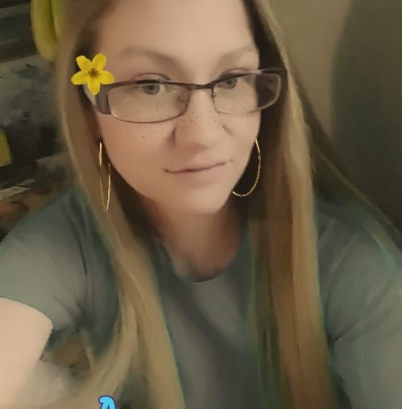 Profile Picture of Emily Keech (@emkeech) on Poshmark