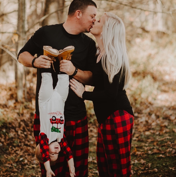 Profile Picture of Amanda Tettelbach (@amandatett) on Poshmark