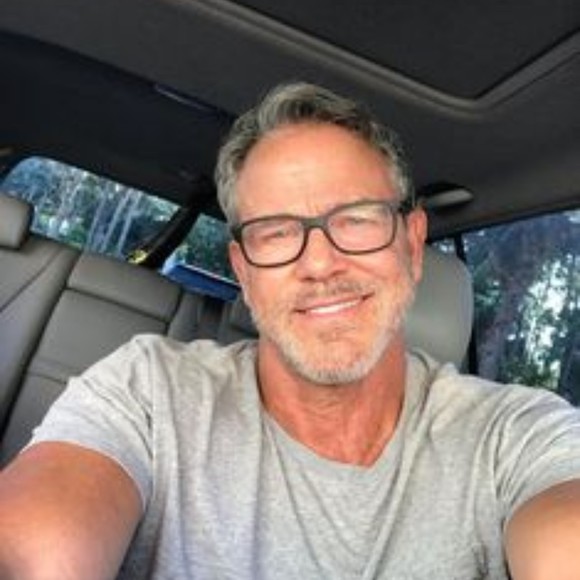 Profile Picture of Robert Mears (@robertmears0934) on Poshmark