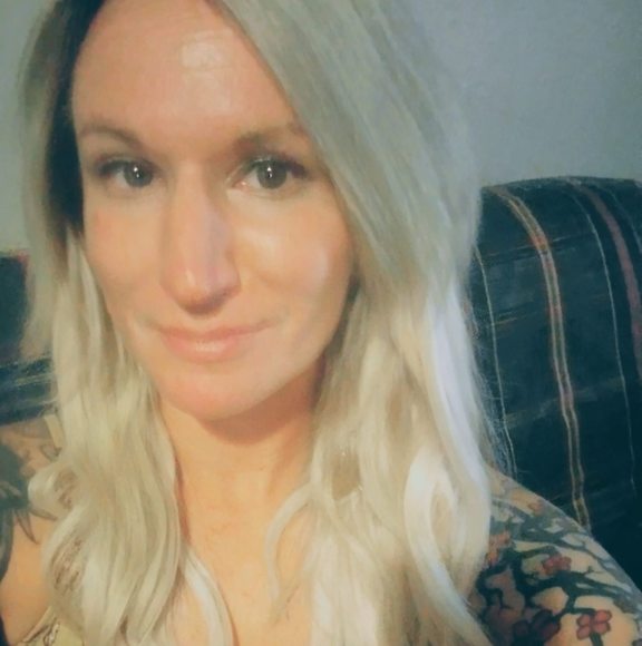 Profile Picture of Toni Reid (@allison00may) on Poshmark