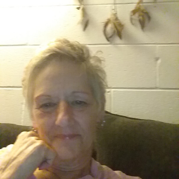 Profile Picture of Vicki Satterfield (@vickisatterfiel) on Poshmark