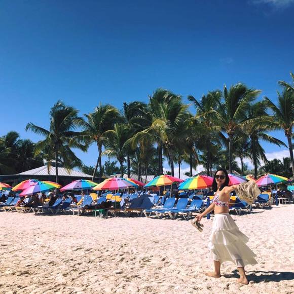 Profile Picture of Jun Li (@junli940226) on Poshmark