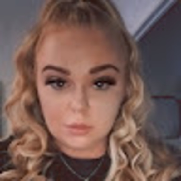 Profile Picture of Beverly Heath (@bheath228) on Poshmark