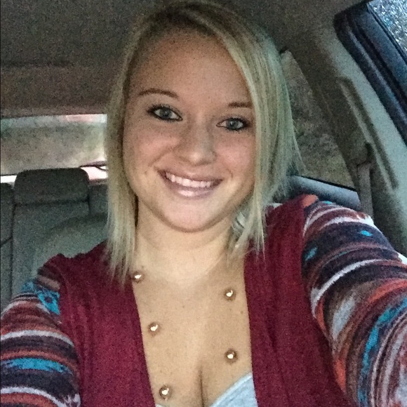 Profile Picture of Brandi Jones (@nursebrandi85) on Poshmark