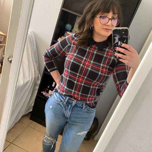 Profile Picture of Anne Ackroyd (@annie0588) on Poshmark