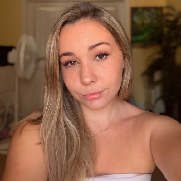 Cove Damberg - Poshmark Profile Picture of Cove Damberg (@cove_damberg) on Poshmark