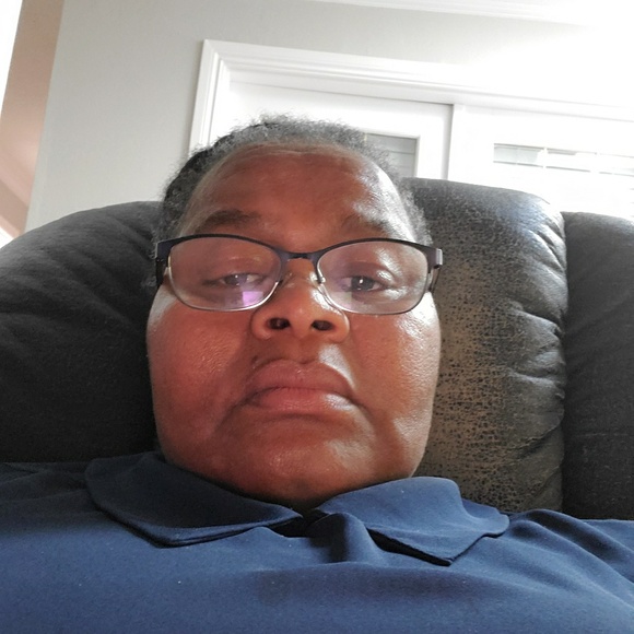 Profile Picture of Gebbi Chanza (@mafuyana) on Poshmark